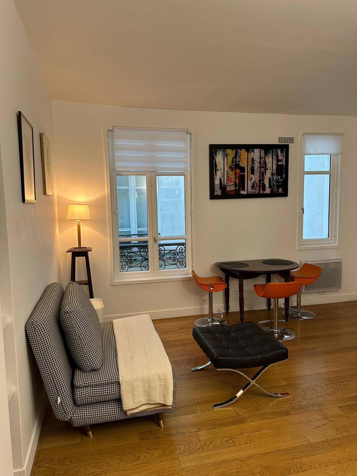 Appartement Renovated Terraced In Montmartre Paris
